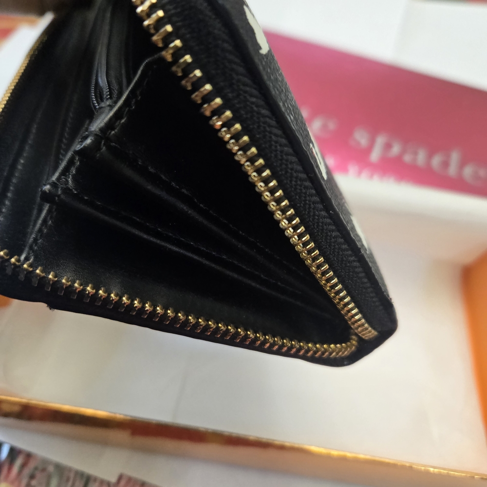 Kate Spade Bifold Black And White Swan Design Wallet - Picture 3 of 12